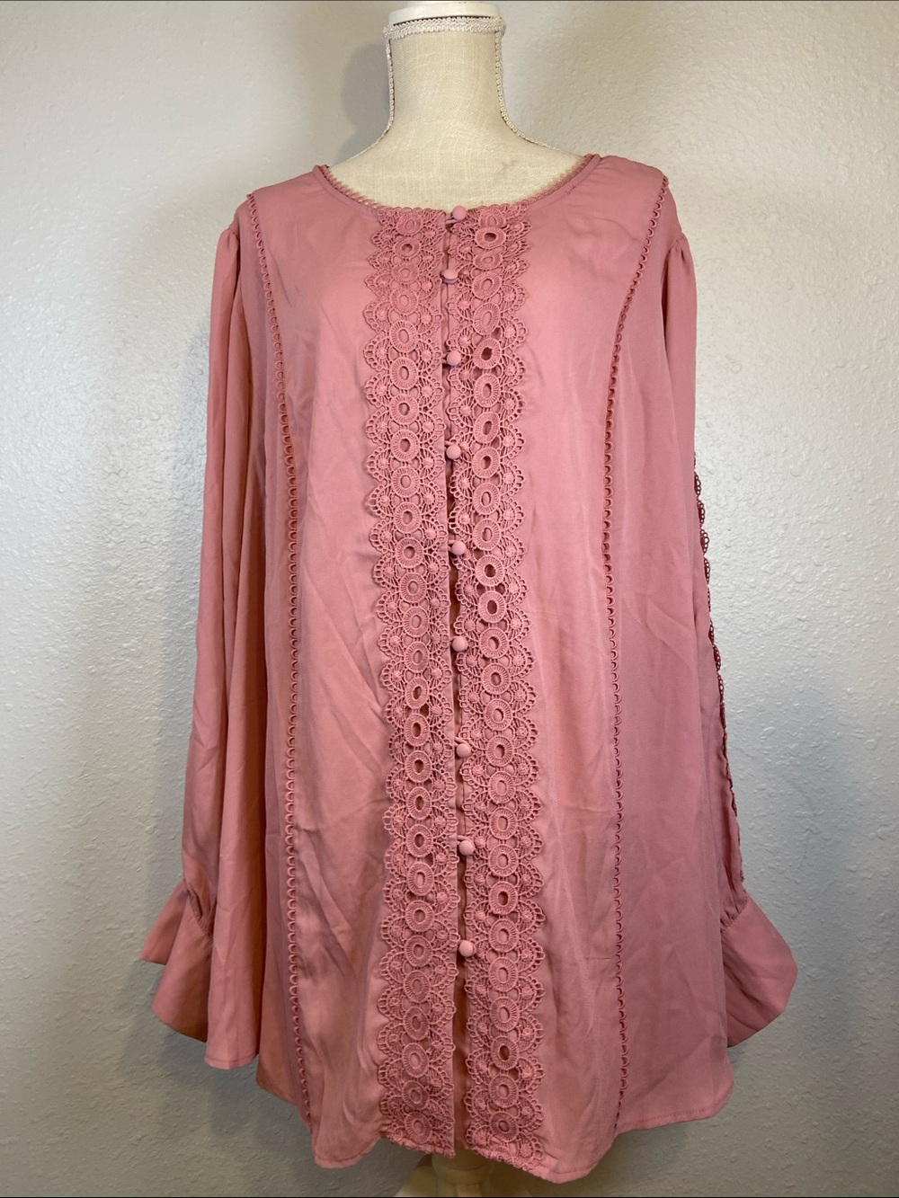 Torrid Boho Chic Eyelet Lace Georgette Button Up Casual Business Blouse Sz 6 NEW